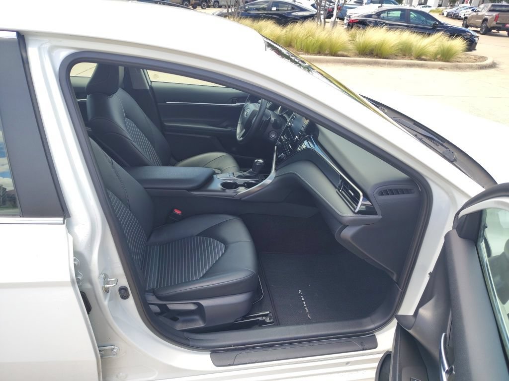 Used 2023 Toyota Camry SE FWD image 14