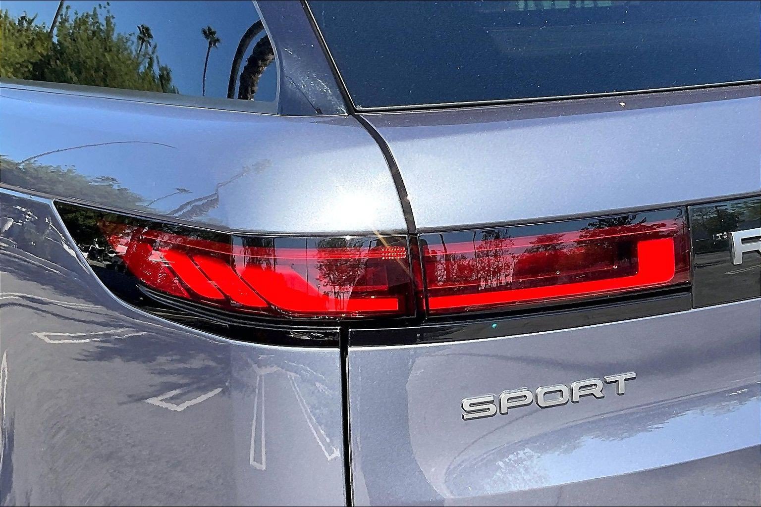 Used 2025 Land Rover Range Rover Sport SE AWD/4WD image 27