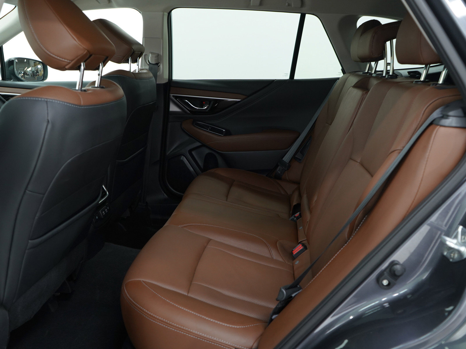 Used 2022 Subaru Outback Touring image 16