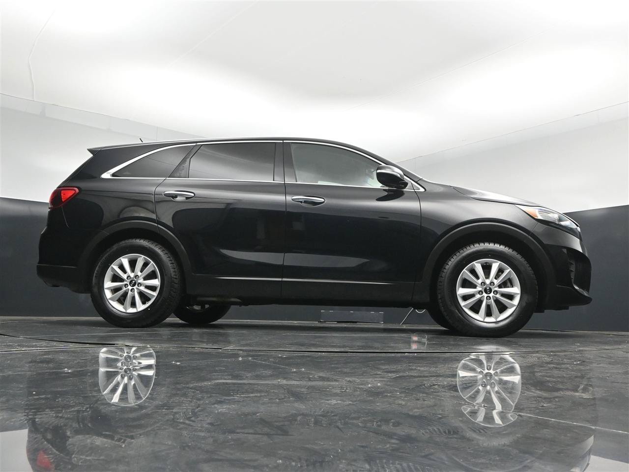 Used 2019 Kia Sorento L FWD image 29