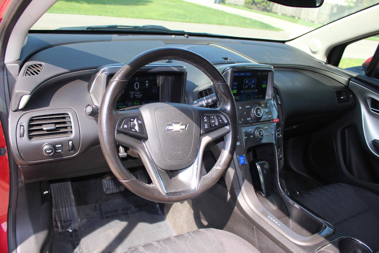 Used 2015 Chevrolet Volt FWD image 16