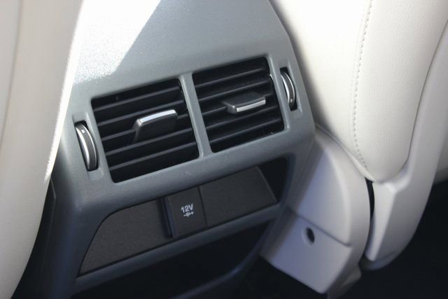 Used 2020 Jaguar E-PACE SE image 23