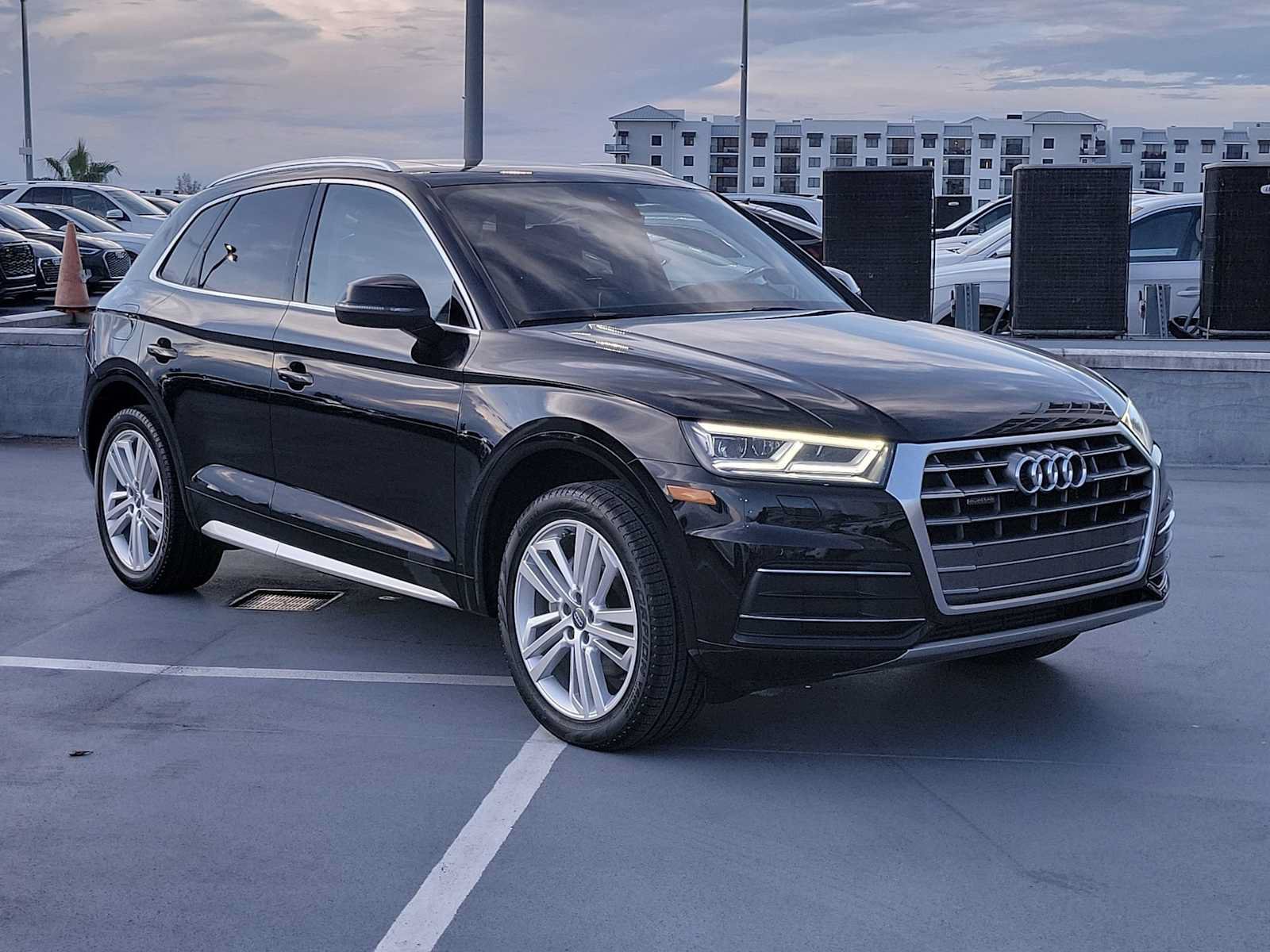 Used 2020 Audi Q5 2.0T Premium Plus w/ Premium Plus Package AWD/4WD image 8