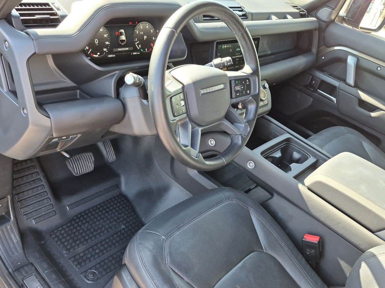 Certified 2024 Land Rover Defender 110 X-Dynamic SE AWD/4WD image 9