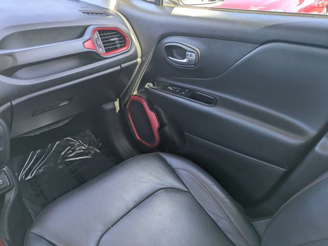 Used 2019 Jeep Renegade Trailhawk AWD/4WD image 15