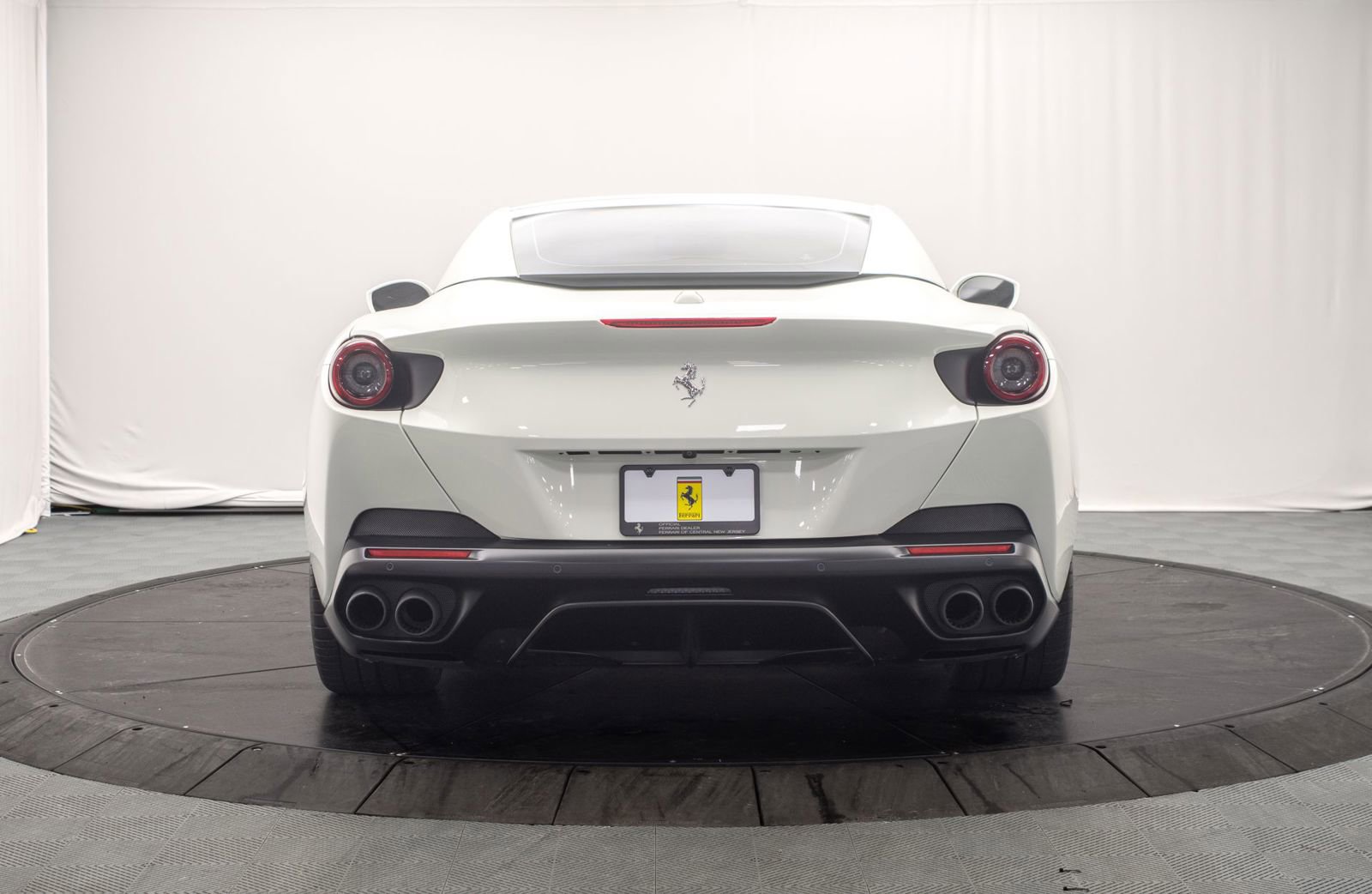 Used 2019 Ferrari Portofino RWD image 13
