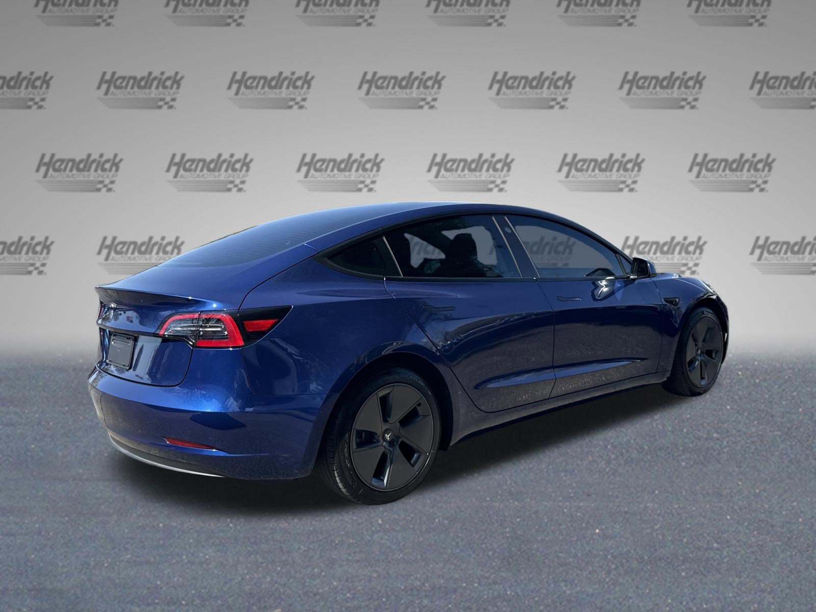Used 2023 Tesla Model 3 Standard Range image 9
