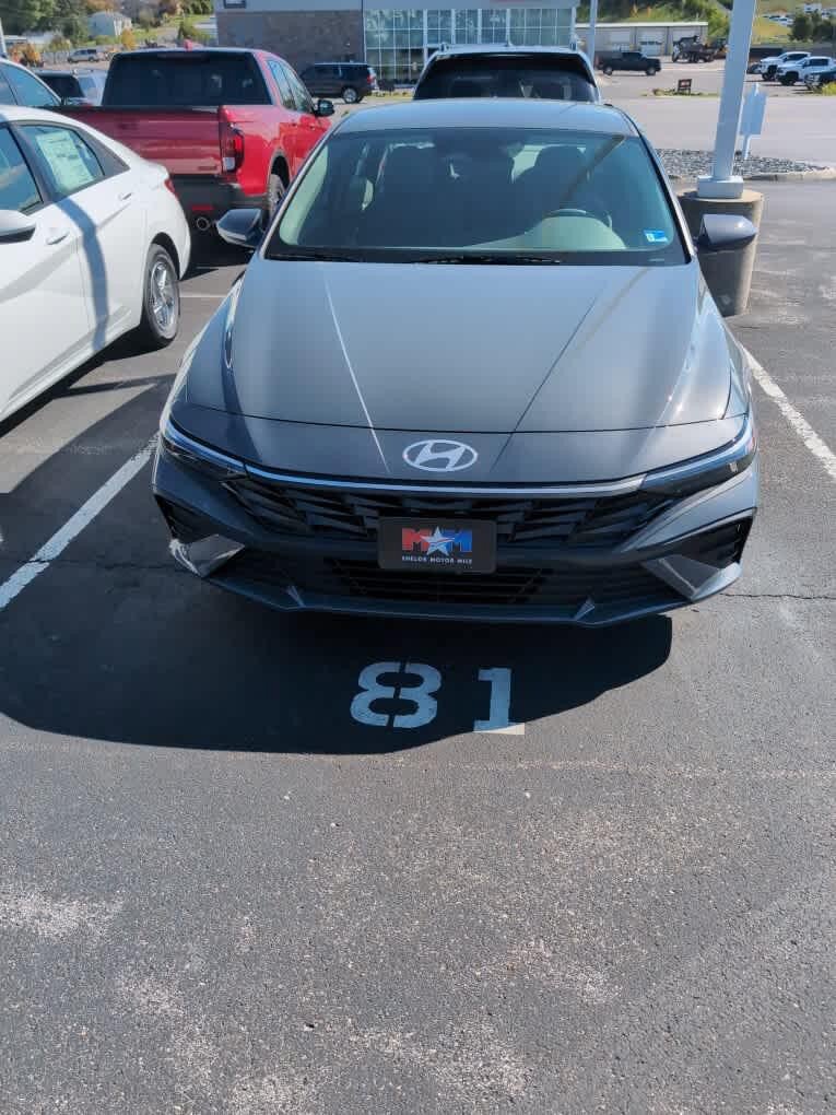 New 2026 Hyundai Elantra SE FWD image 11