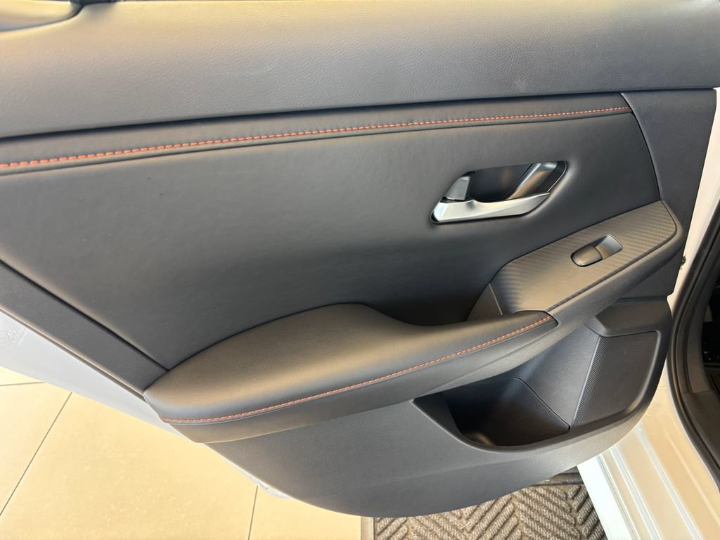 Certified 2025 Nissan Sentra SR FWD image 26
