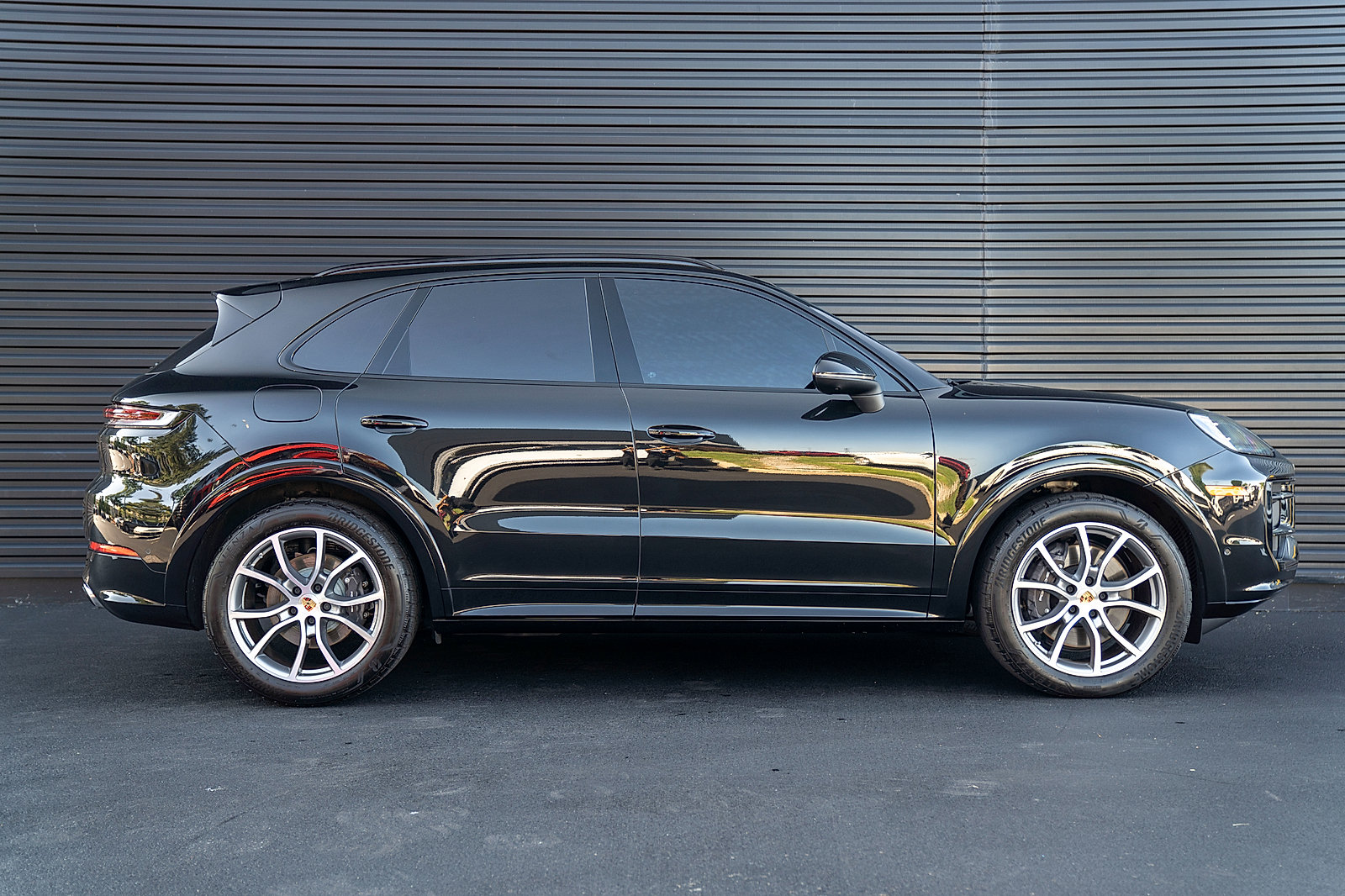 Certified 2025 Porsche Cayenne AWD/4WD image 27
