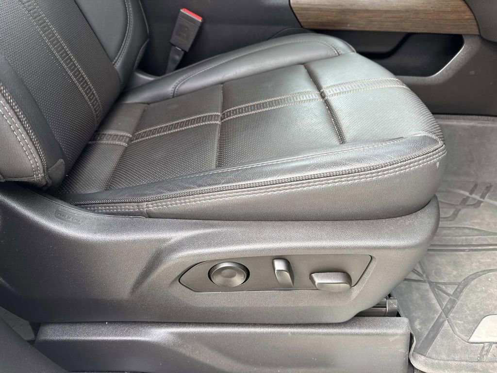 Used 2023 Chevrolet Silverado 1500 High Country image 17