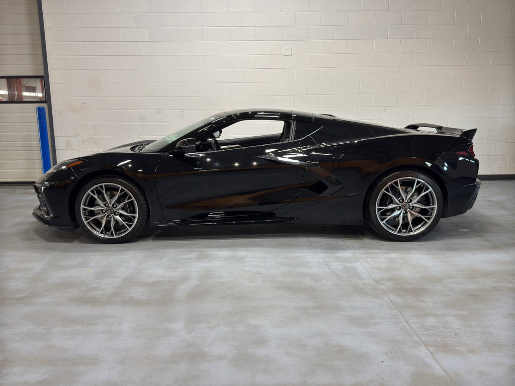 Used 2024 Chevrolet Corvette Stingray Premium Cpe w/ Z51 Performance Package image 2