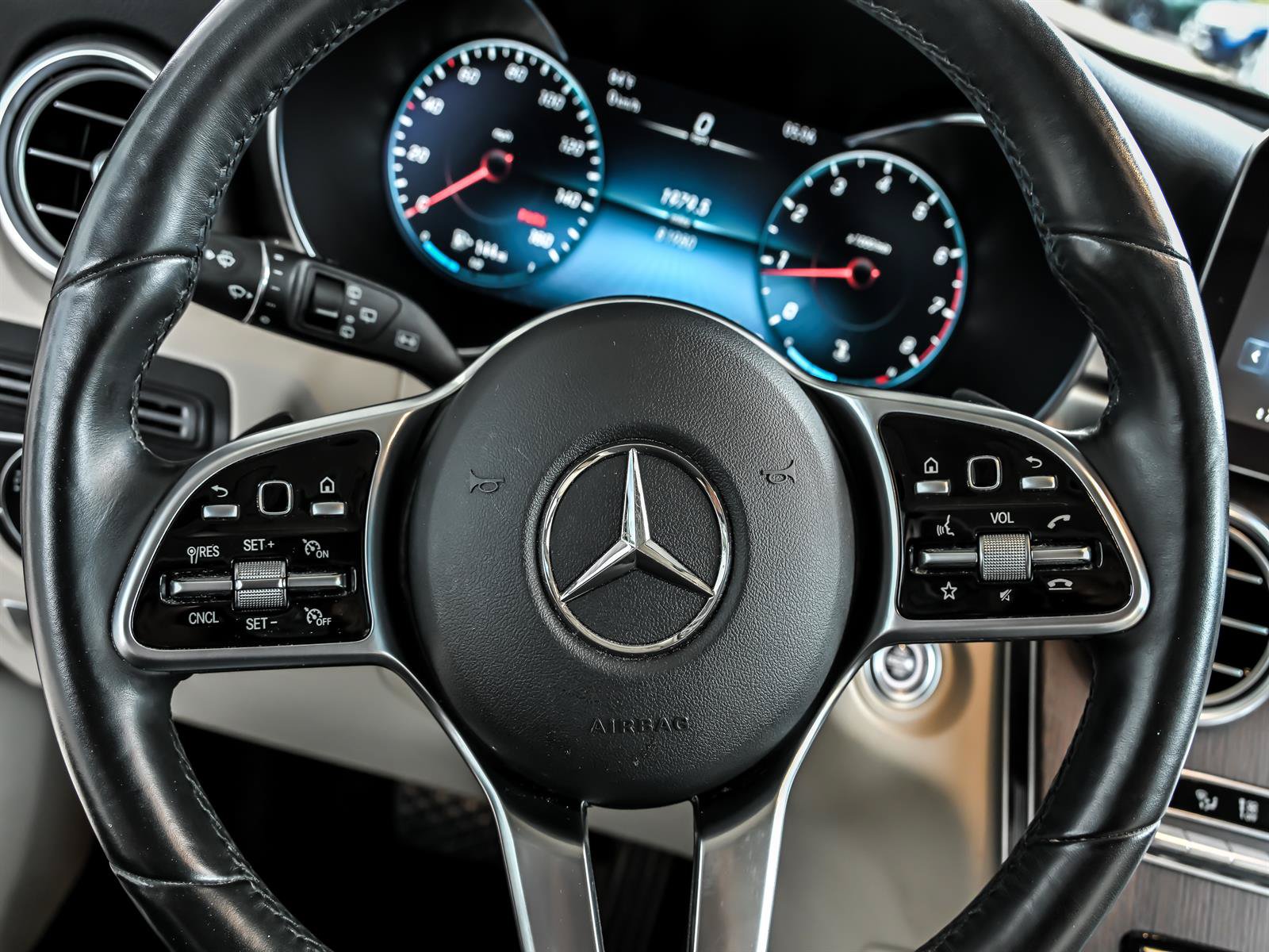 Used 2020 Mercedes-Benz GLC 300 4MATIC image 19