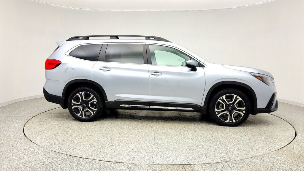 Used 2023 Subaru Ascent Limited AWD/4WD image 4