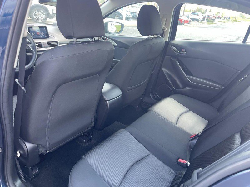 Used 2018 MAZDA MAZDA3 Sport FWD image 10
