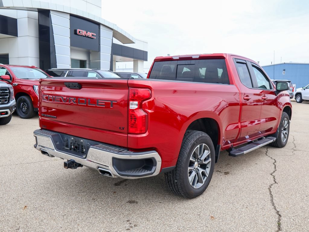 Used 2024 Chevrolet Silverado 1500 LT AWD/4WD image 3
