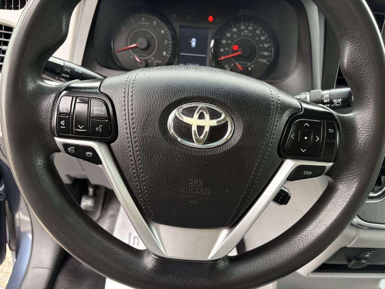 Used 2017 Toyota Sienna L FWD image 35