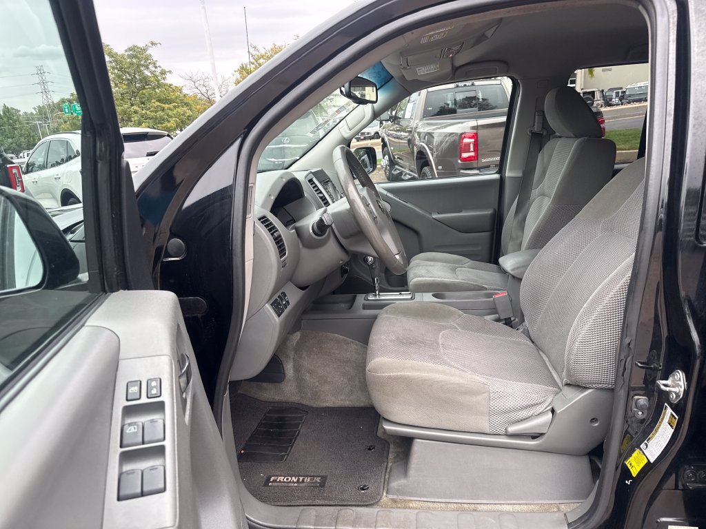 Used 2018 Nissan Frontier SV w/ Value Truck Package AWD/4WD image 11