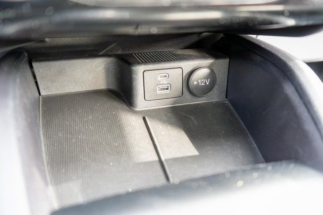 Used 2022 Ford Escape Titanium w/ Class II Trailer Tow Package image 30