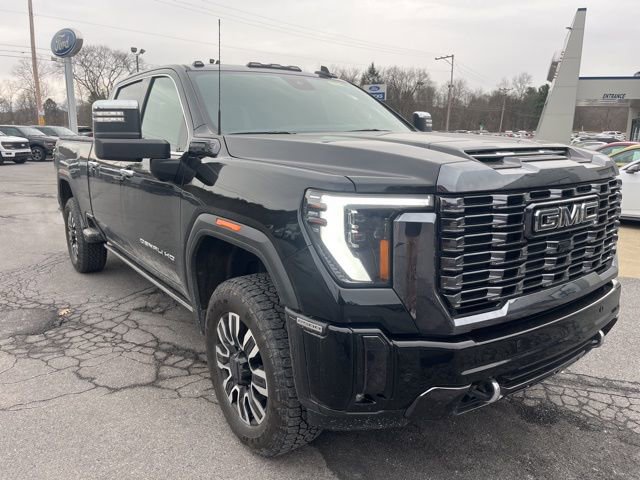 Used 2024 GMC Sierra 2500 Denali Ultimate image 3