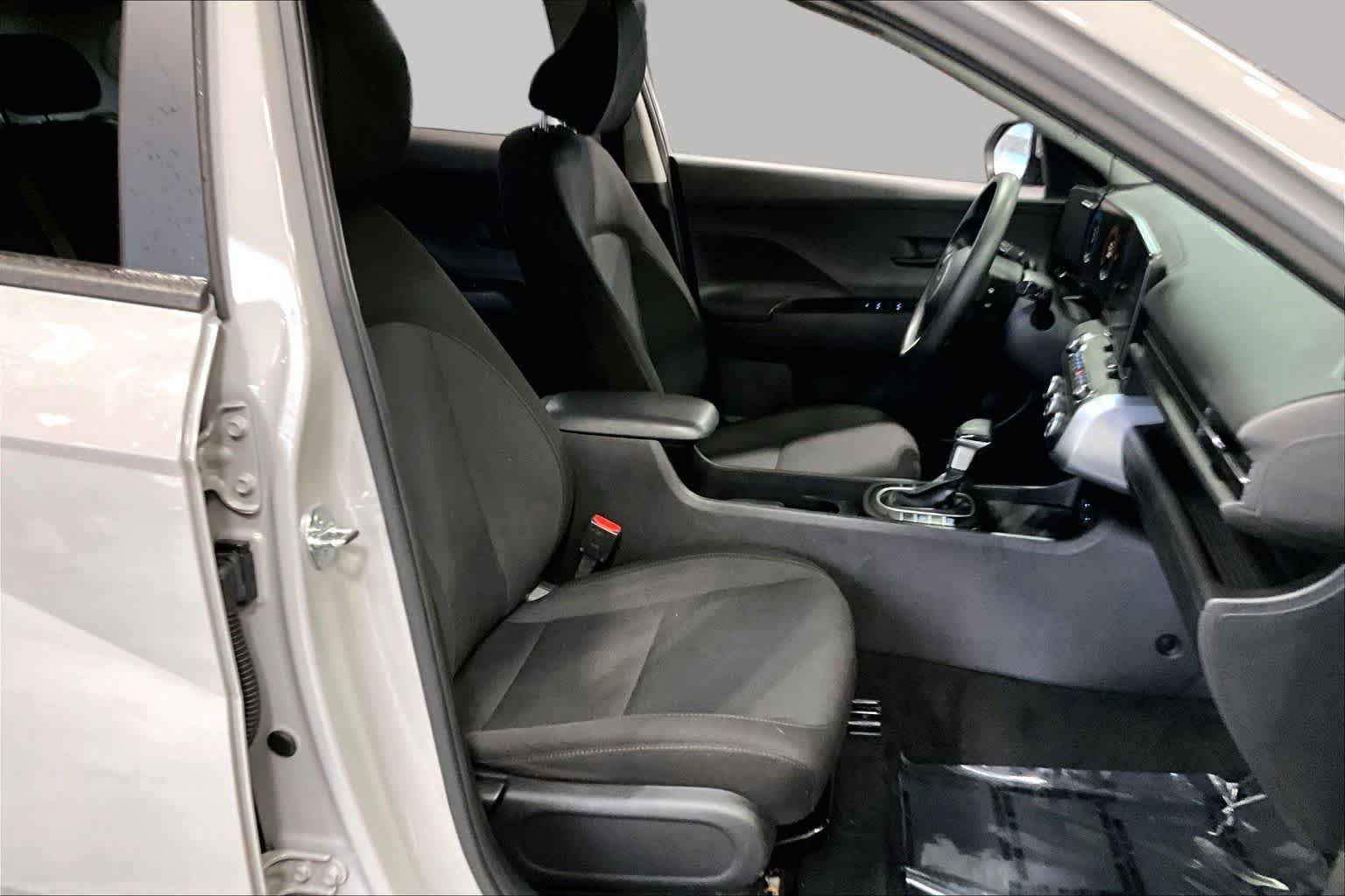 Used 2024 Hyundai Kona SE FWD image 9