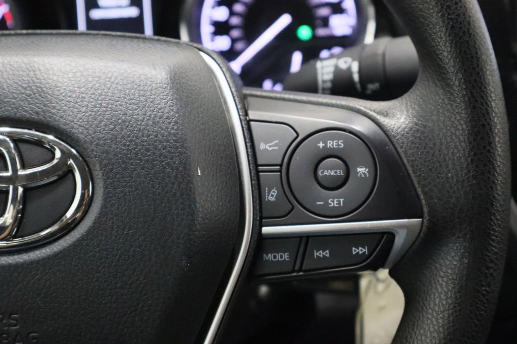 Used 2022 Toyota Camry LE image 22