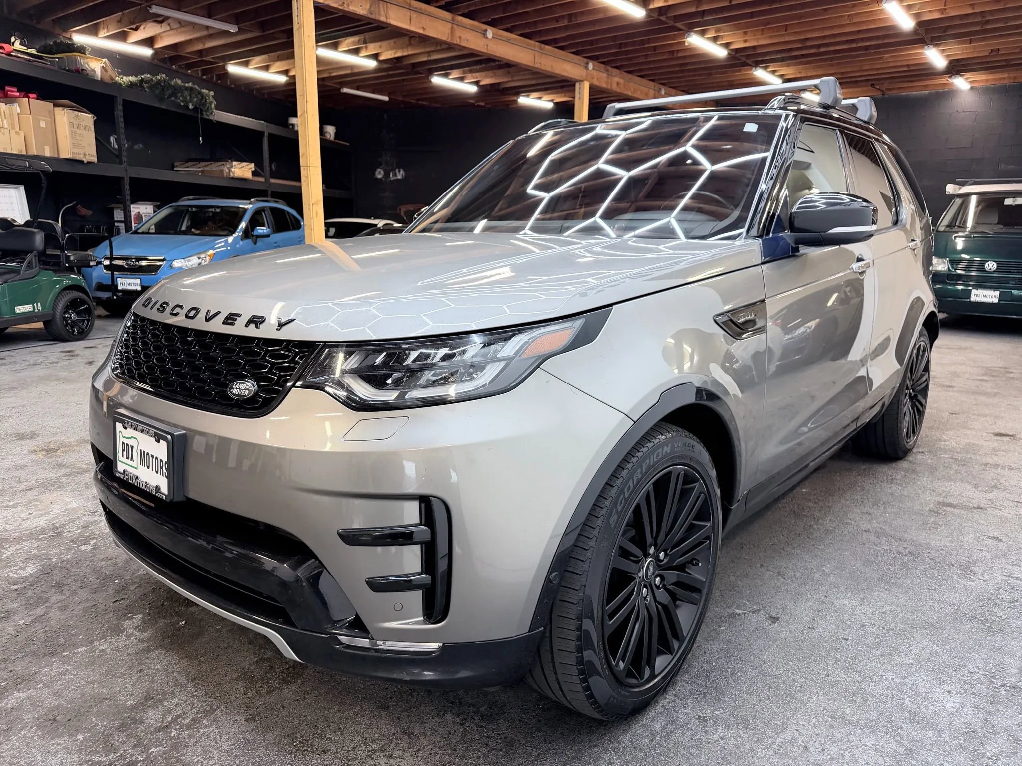 Used 2020 Land Rover Discovery HSE Luxury image 4