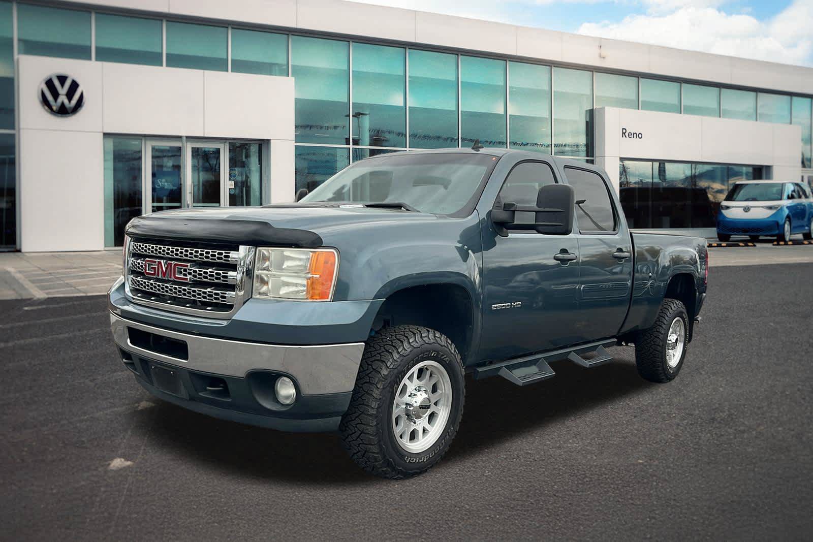 Used 2014 GMC Sierra 2500 SLE w/ SLE Preferred Package AWD/4WD image 1