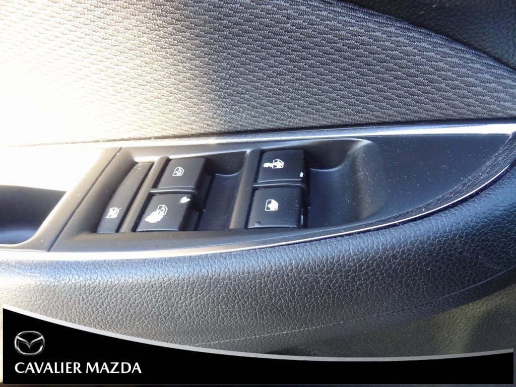 Used 2018 Chevrolet Cruze LS image 16