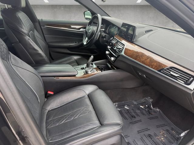 Used 2018 BMW 530e w/ Premium Package 2 image 24