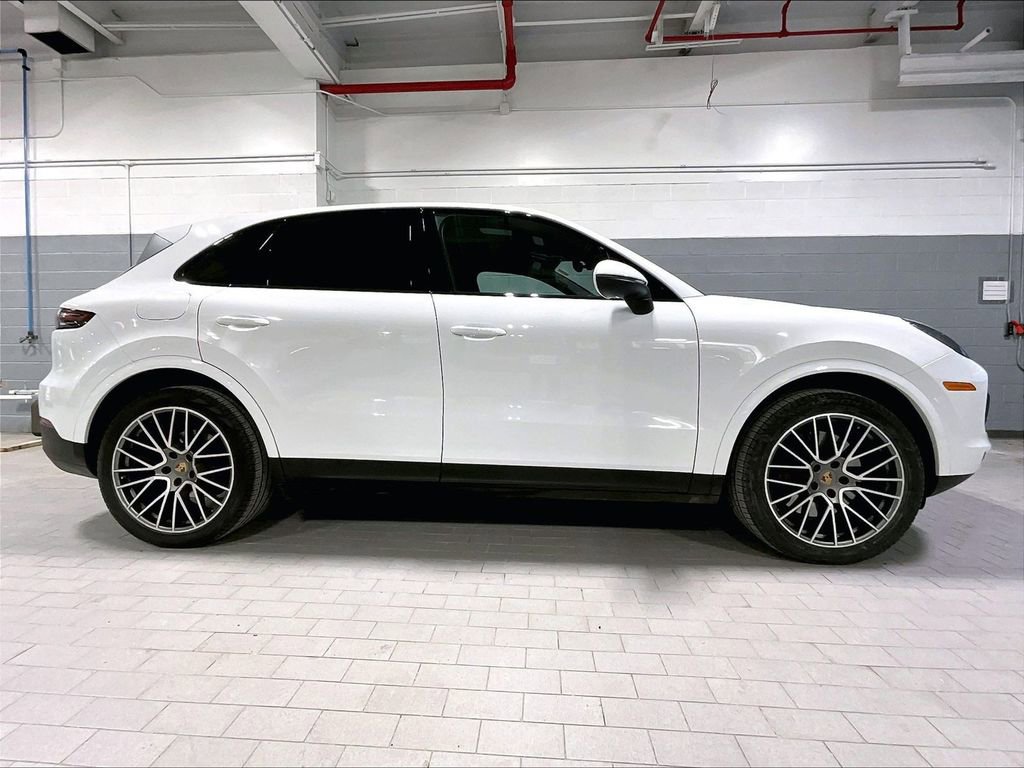Certified 2023 Porsche Cayenne Platinum Edition image 6
