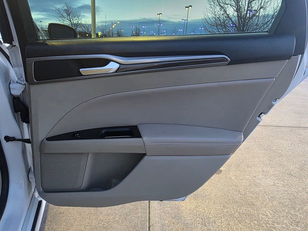 Used 2019 Ford Fusion SEL image 28