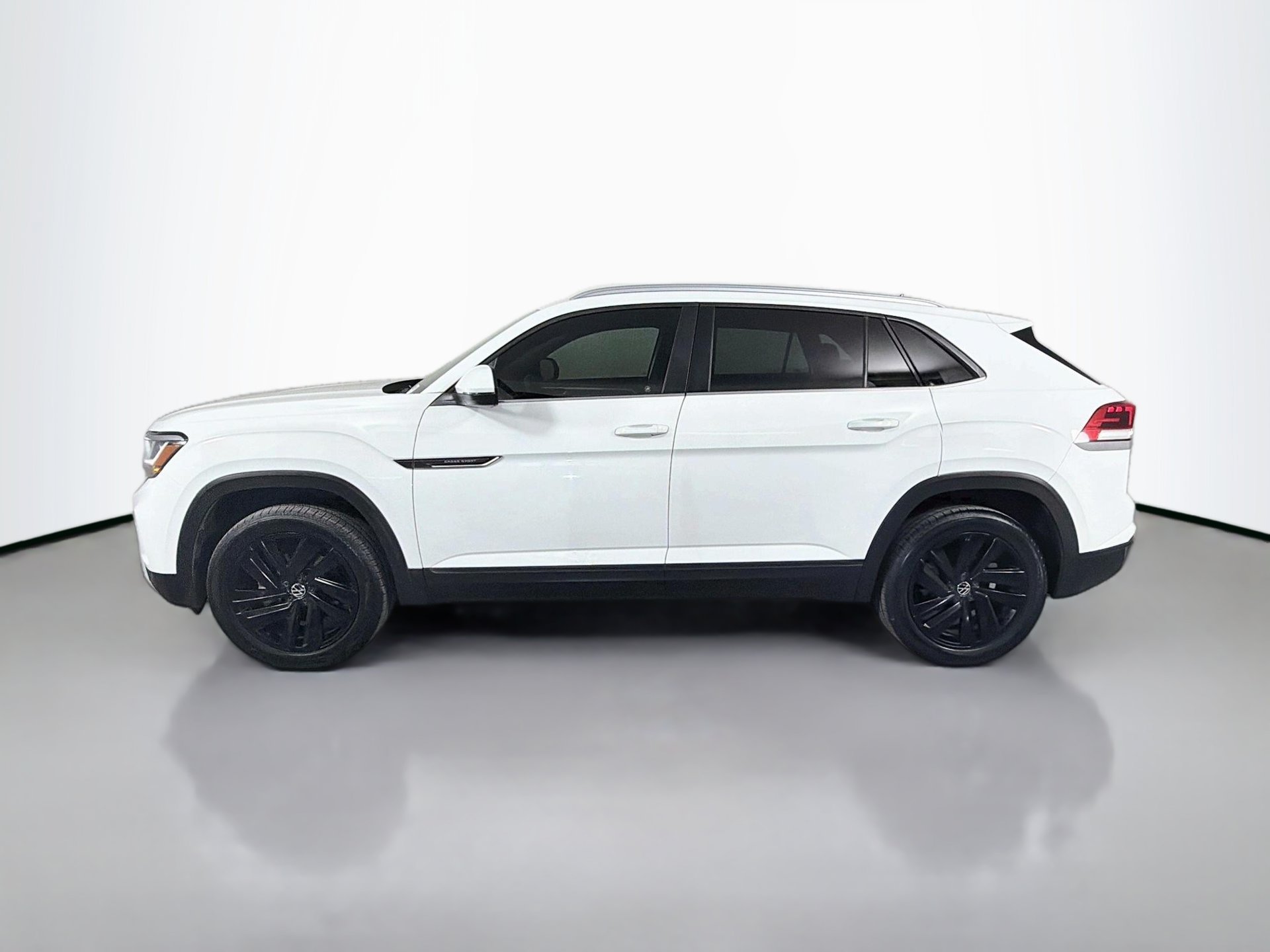 Used 2022 Volkswagen Atlas Cross Sport SE FWD image 8