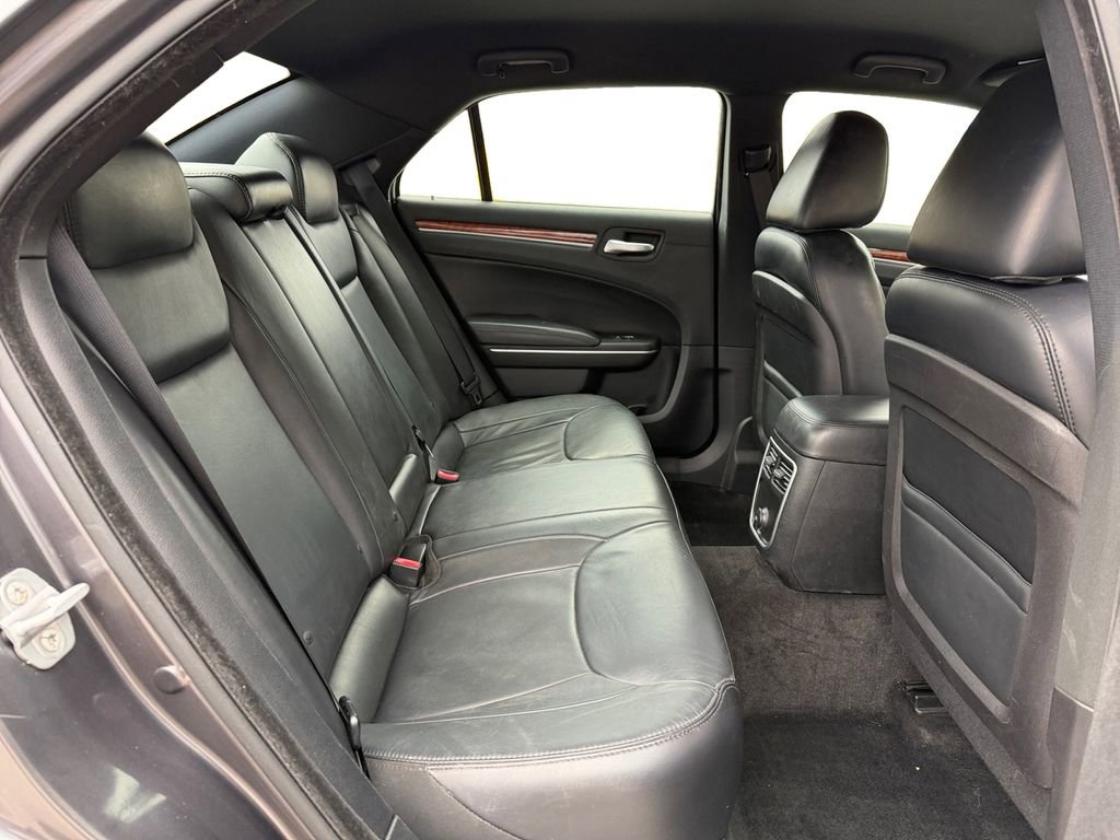 Used 2014 Chrysler 300 AWD w/ Driver Convenience Group image 18