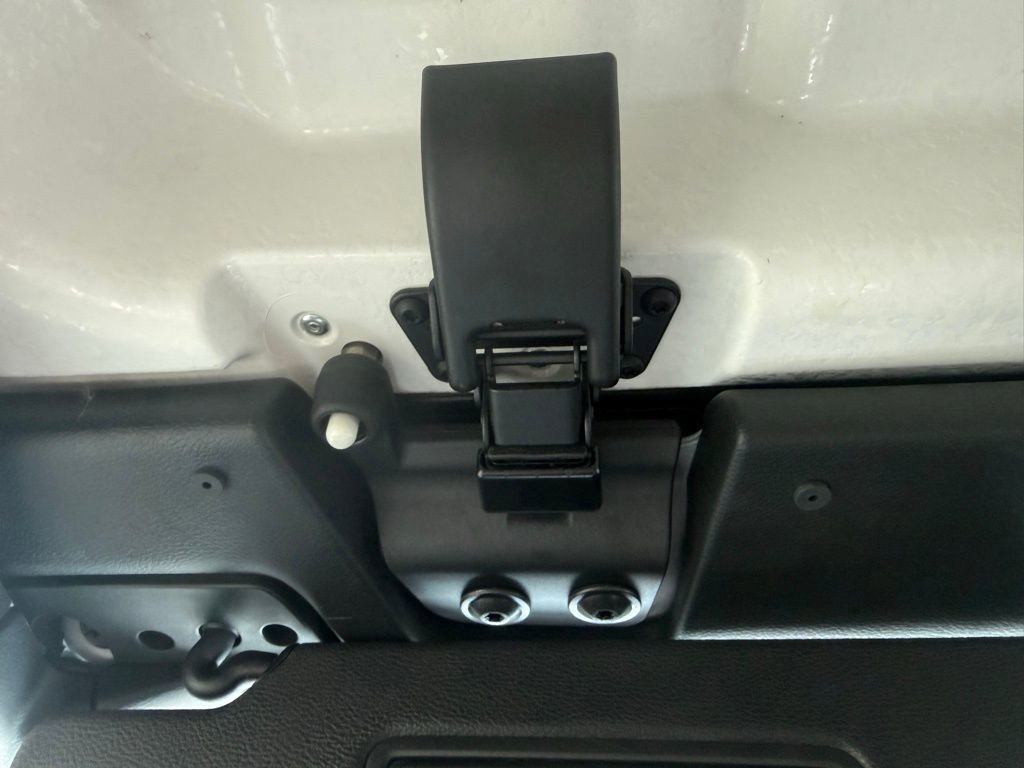 Used 2021 Jeep Wrangler Unlimited Sahara AWD/4WD image 28