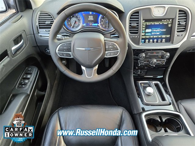 Used 2023 Chrysler 300 Touring L image 8