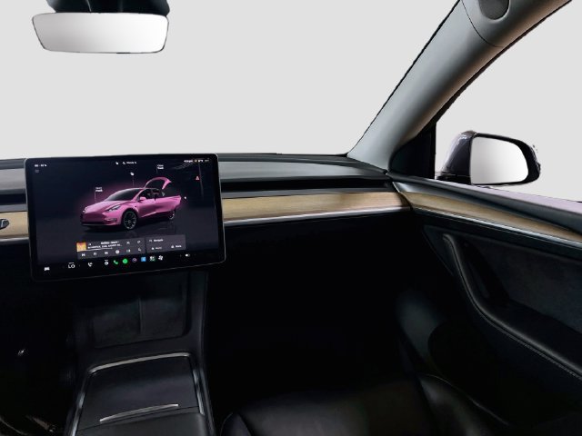 Used 2023 Tesla Model Y Long Range AWD/4WD image 23