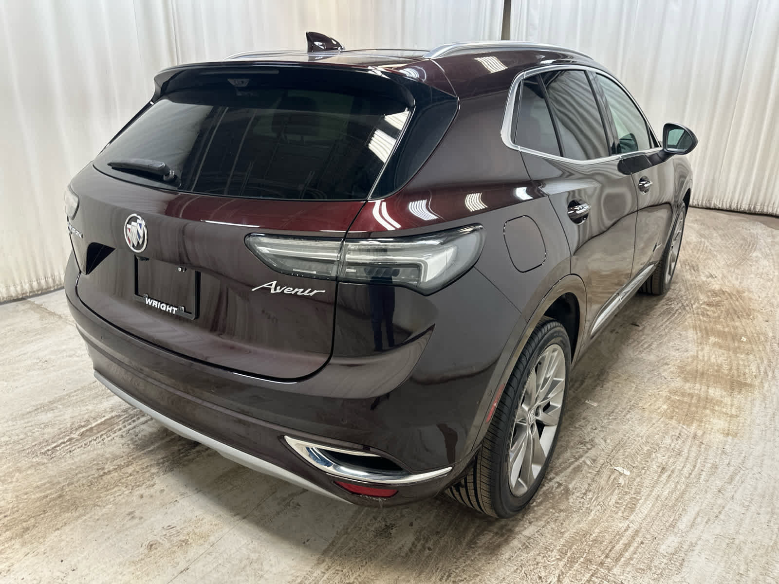 Used 2022 Buick Envision Avenir w/ Technology Package II image 11
