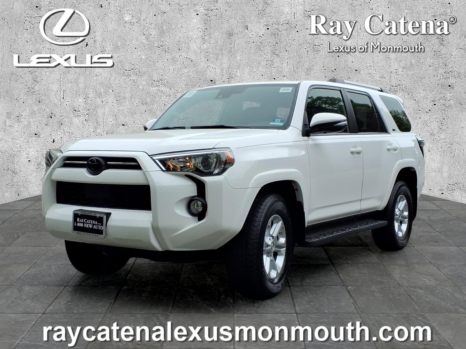 Used 2020 Toyota 4Runner SR5 Premium w/ Moonroof Package AWD/4WD image 3