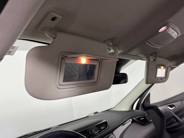 Used 2021 Nissan Rogue Sport SV FWD image 38