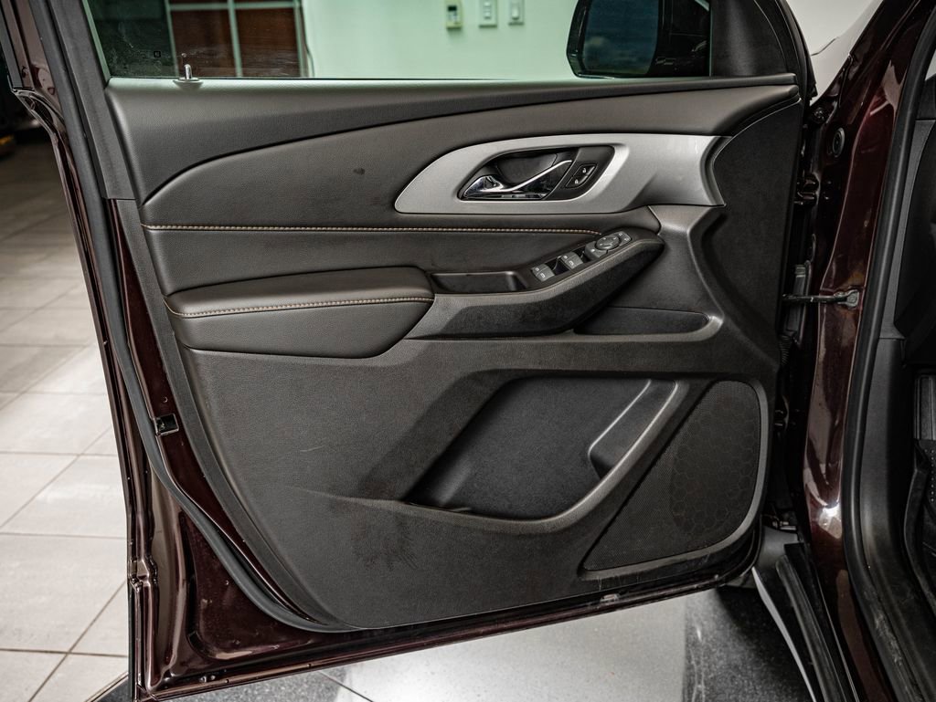 Used 2020 Chevrolet Traverse LT FWD image 16