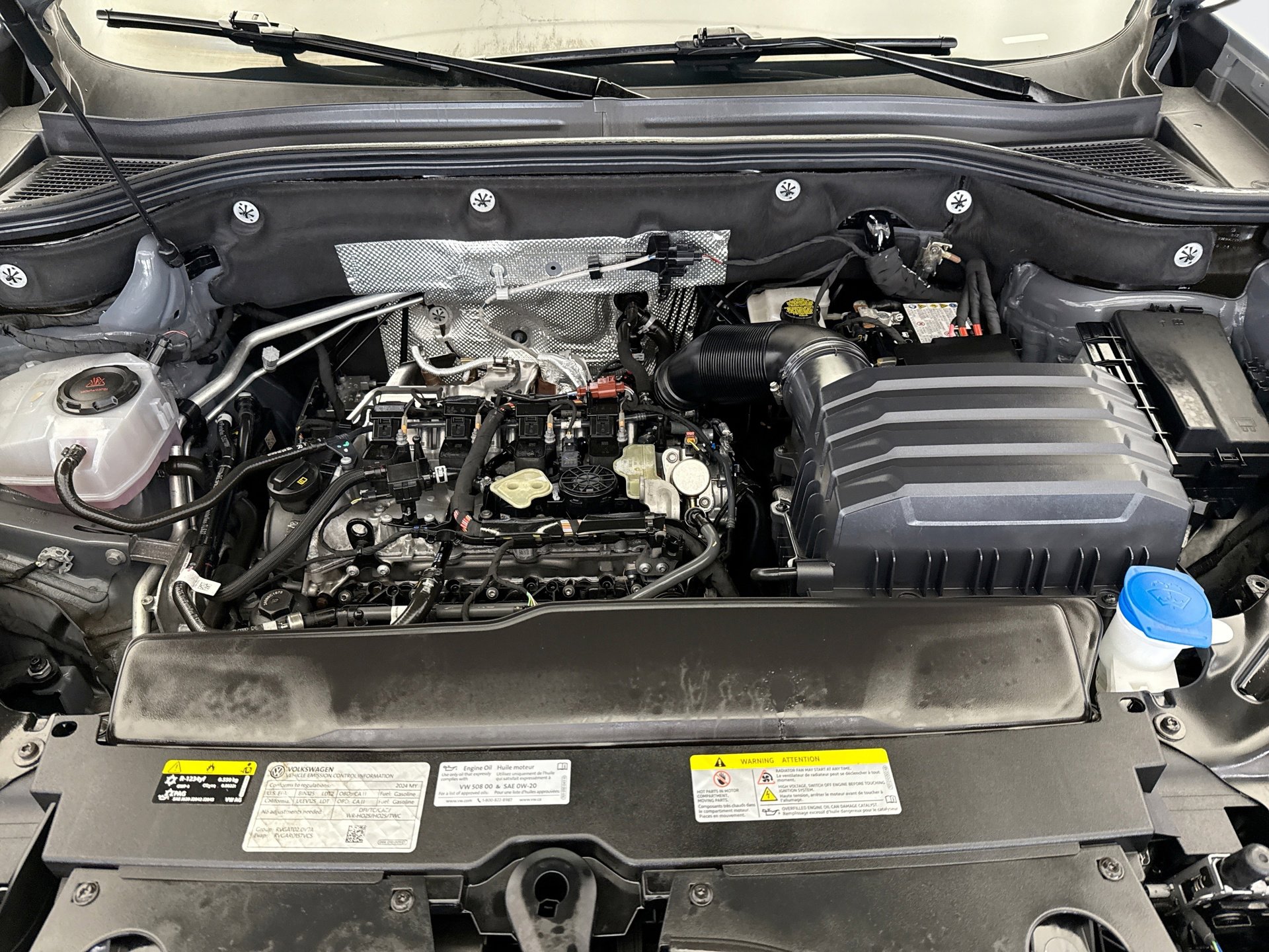 Used 2024 Volkswagen Atlas Cross Sport SEL R-Line image 22