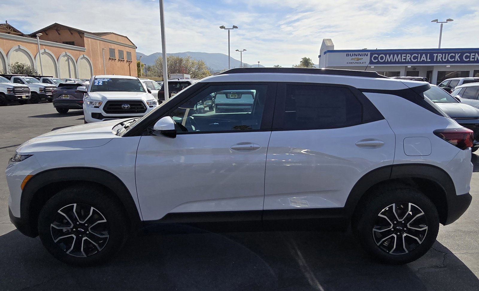 Used 2025 Chevrolet TrailBlazer ACTIV w/ Convenience Package FWD image 6