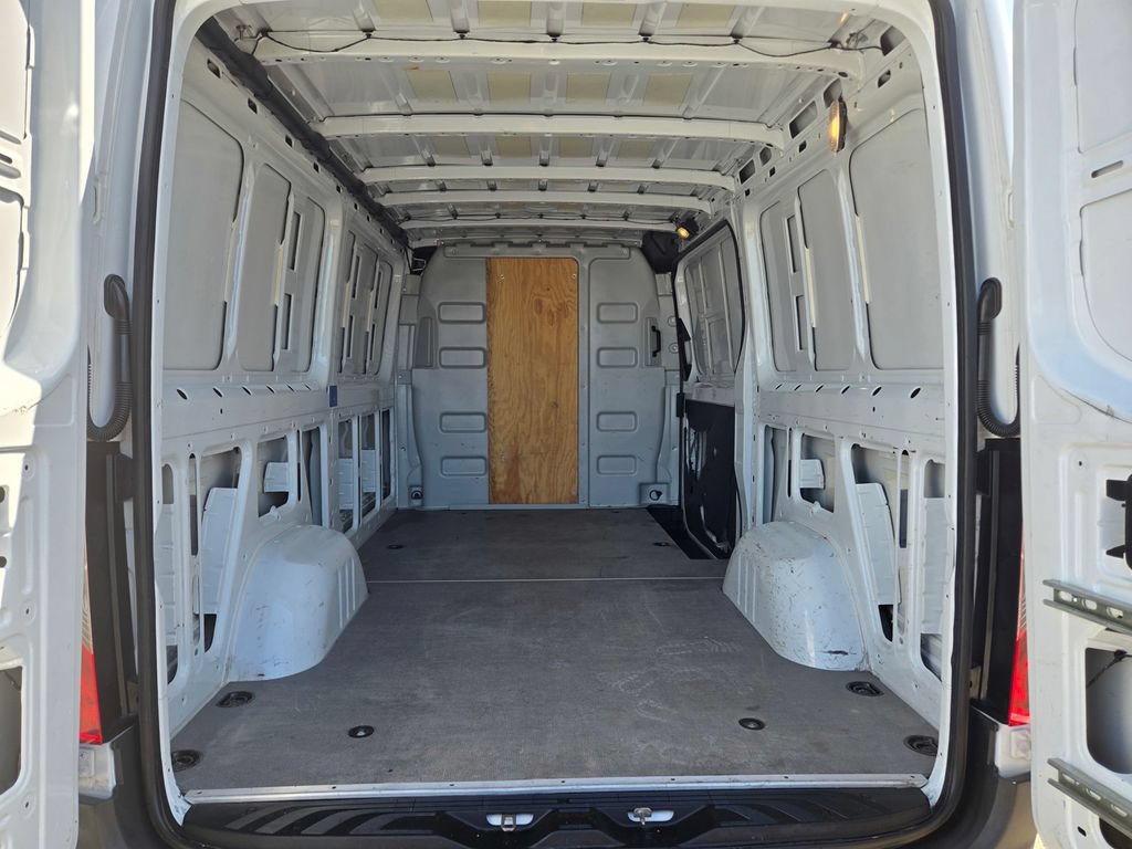 Used 2021 Mercedes-Benz Sprinter 2500 image 12