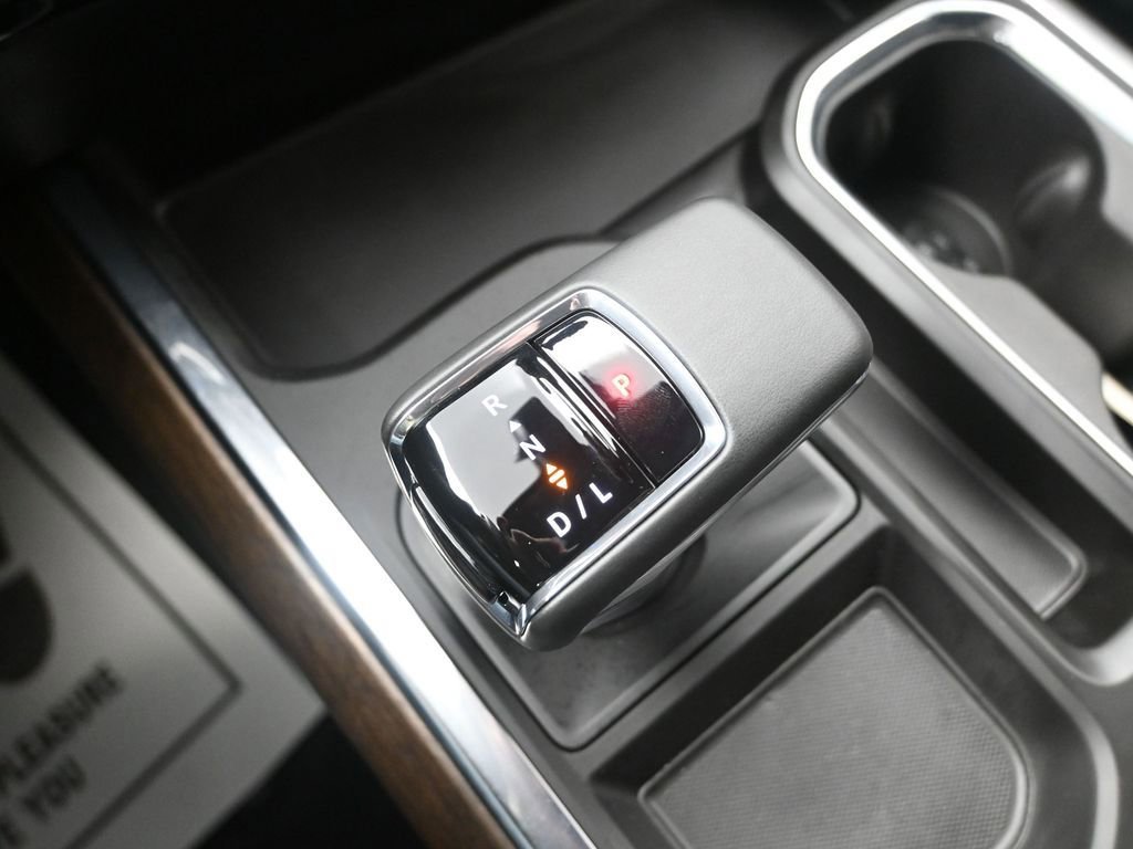 Used 2025 Chevrolet Silverado 1500 High Country w/ Technology Package image 24