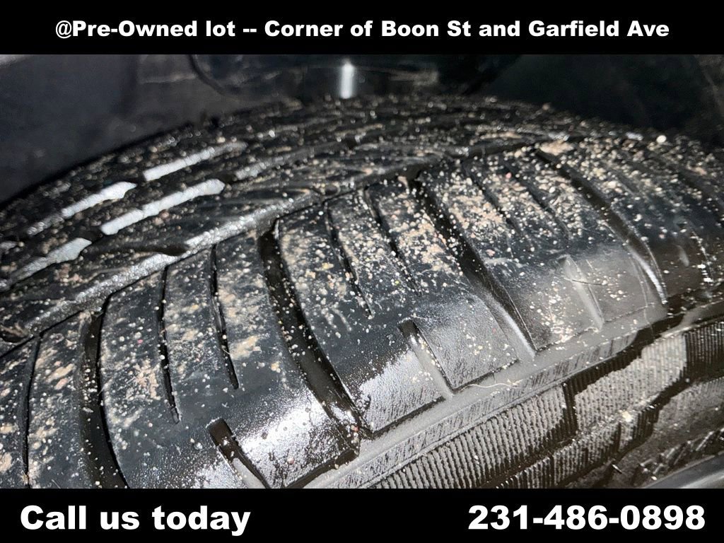 Used 2025 MAZDA MAZDA3 s image 12