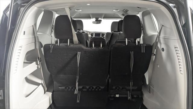 Used 2023 Chrysler Voyager LX FWD image 18