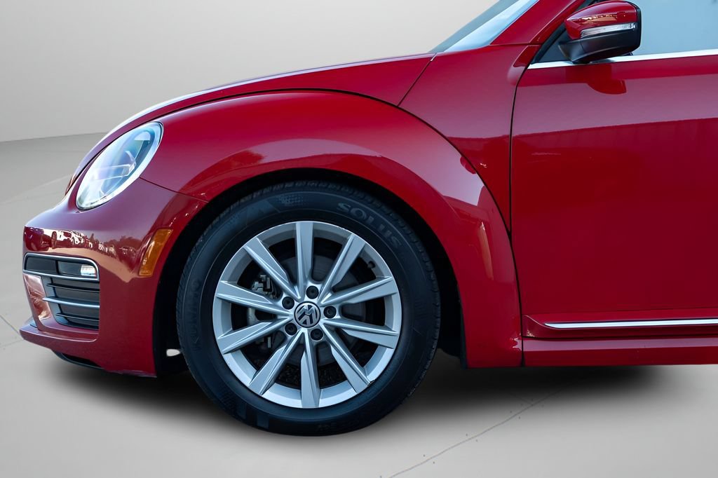 Used 2018 Volkswagen Beetle 2.0T S w/ Style & Comfort Package FWD image 10