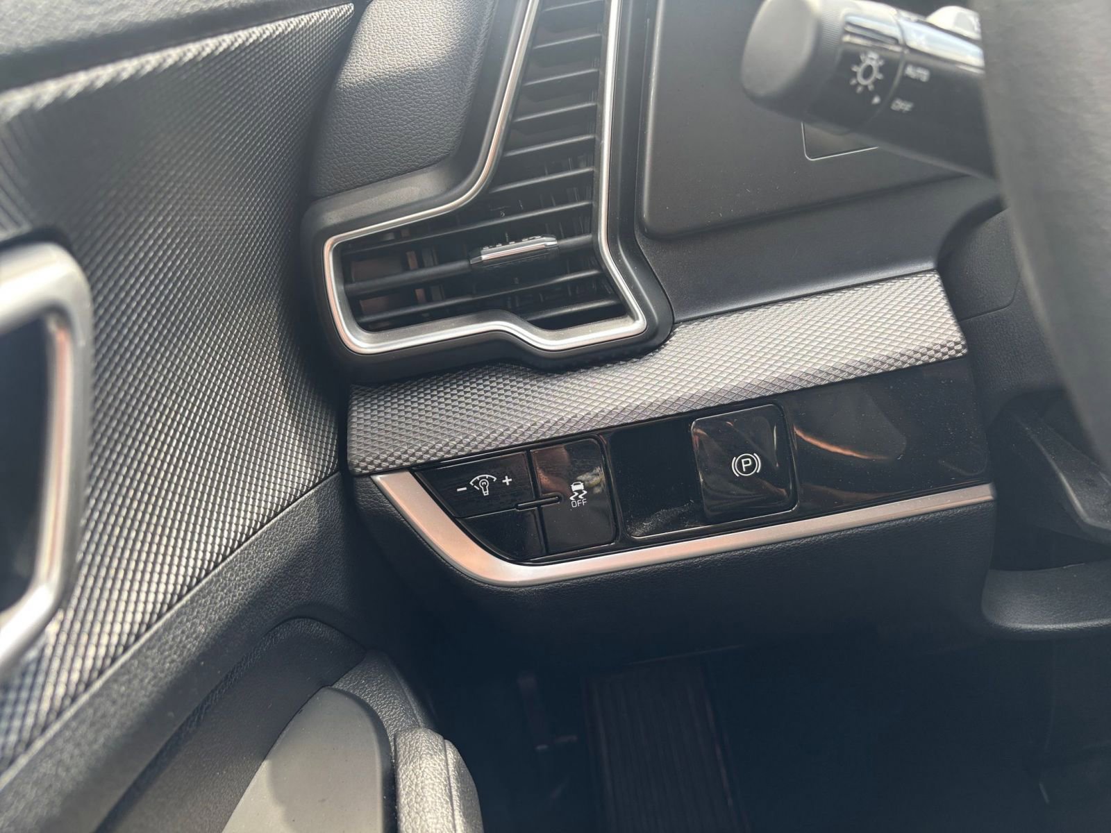 Used 2025 Kia Sportage LX image 33