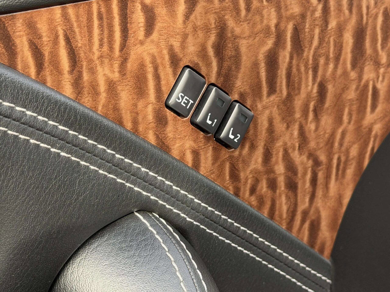 Used 2017 Nissan Armada SL w/ Technology Package image 19